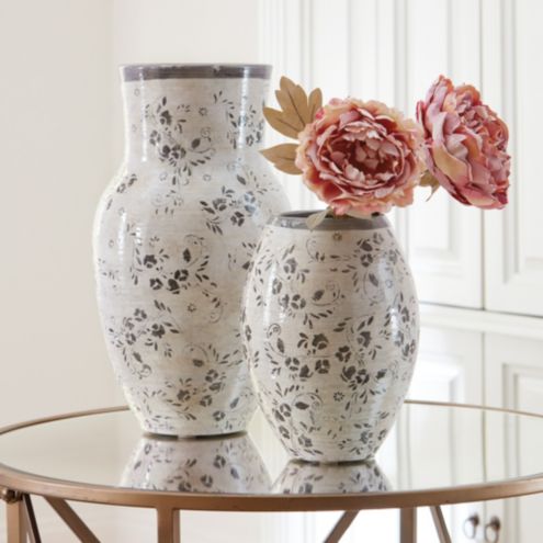 Reese Vases