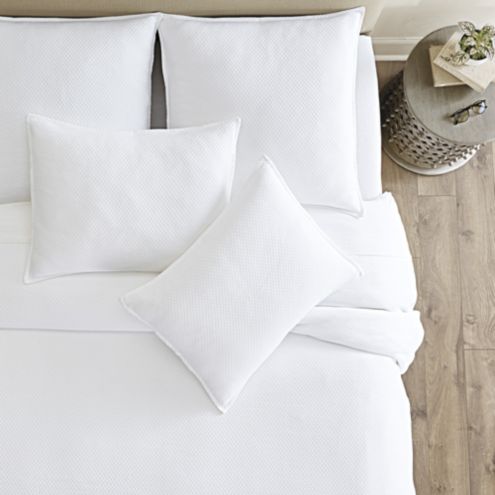 Verona Matelassé Bedding Set